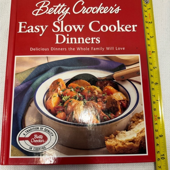Betty Crocker's Easy Slow Cooker Dinners Recipe Book - Picture 8 of 8